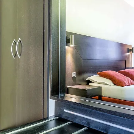 Hotel De Suède 3*